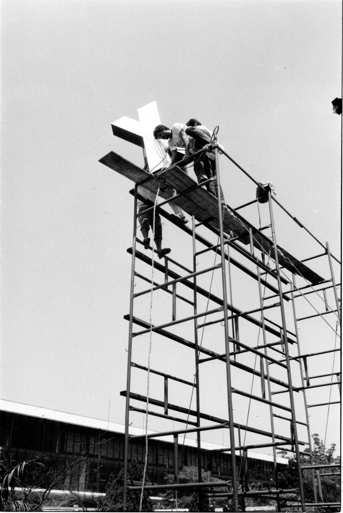 267935-4-taxis-hollywood-suicide-1987_sao_paulo_mise_en_place_x.jpg
