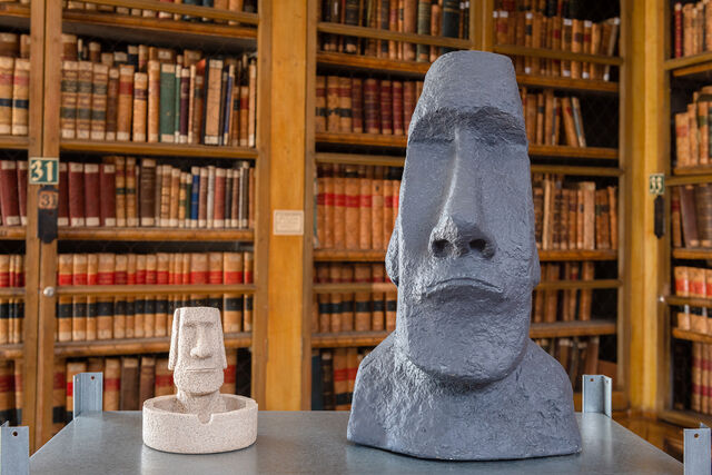 252377-marion-moai-sunset-ads-yg-moai3.jpg