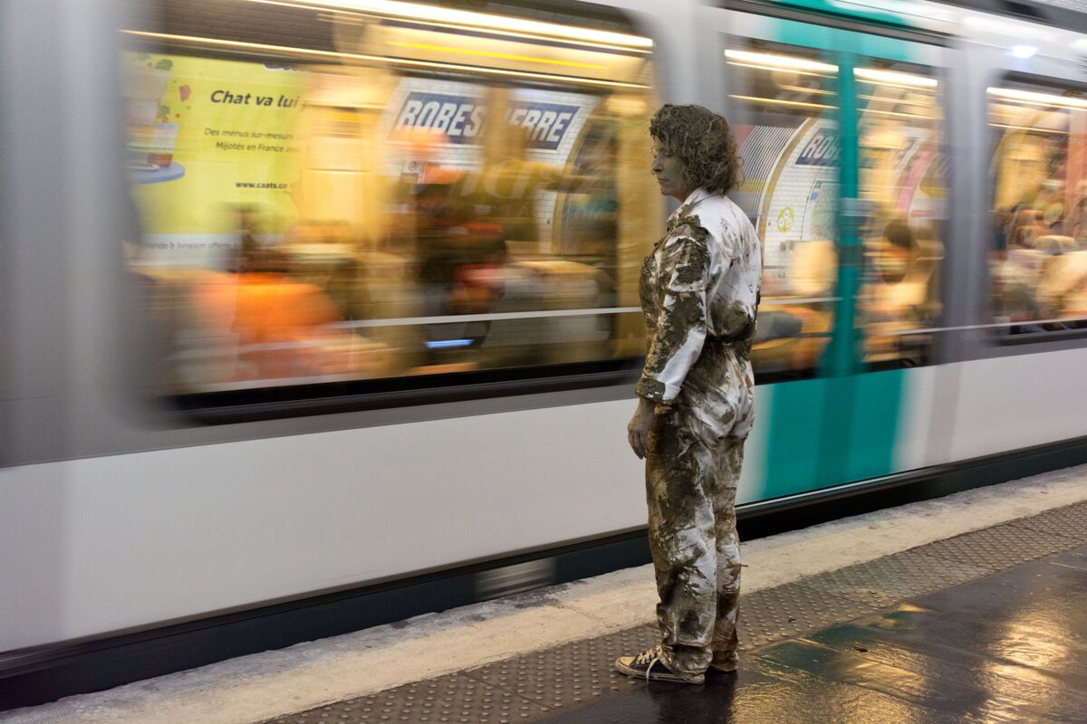 255554-schroeder-ober-unterirdisch-performance_underground_314.jpg
