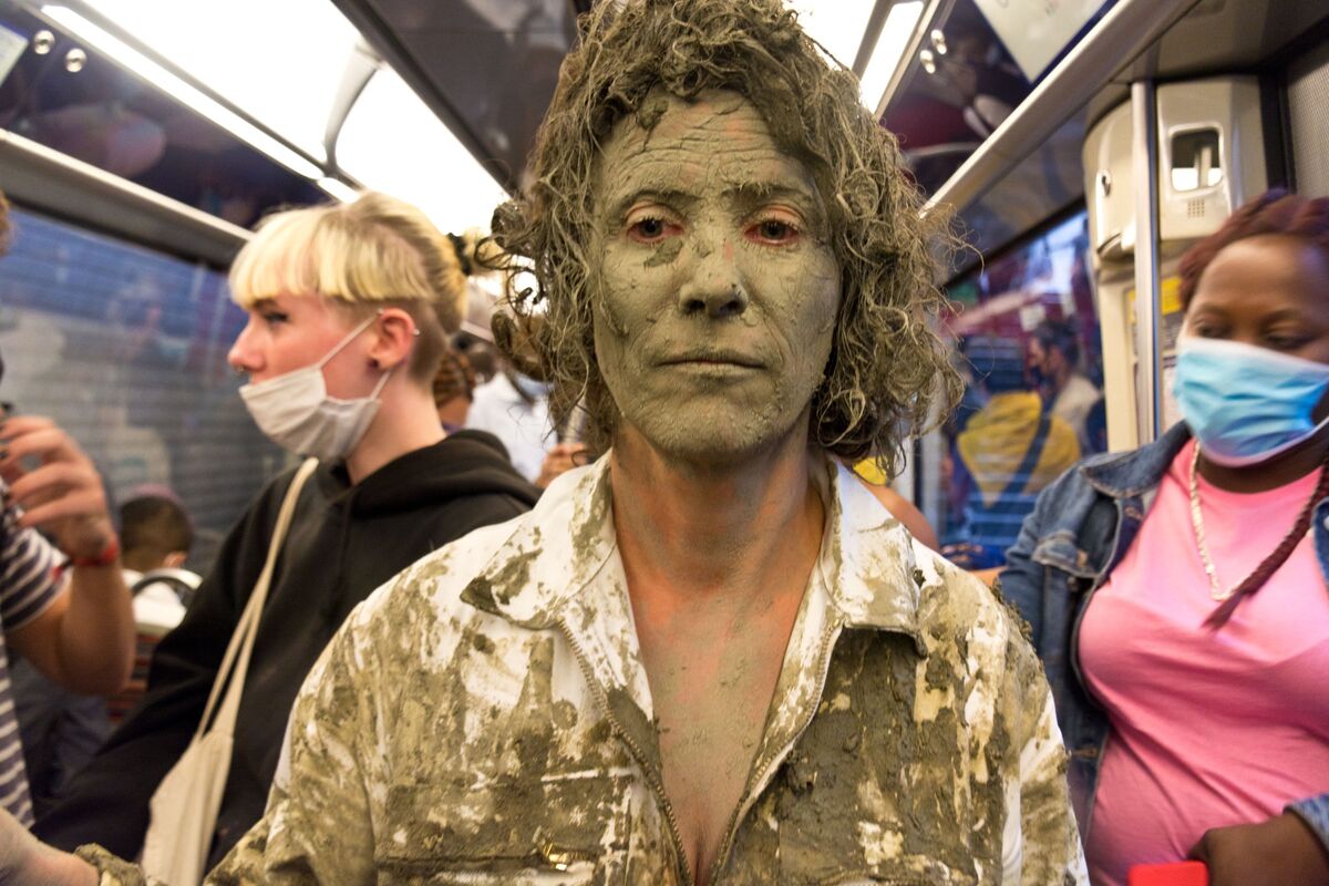 255556-schroeder-ober-unterirdisch-performance_underground_370.jpg