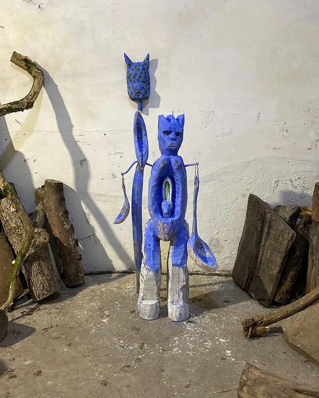 267358-doucet-2022-madone-bleue-et-son-masque-e9844_medium.jpg