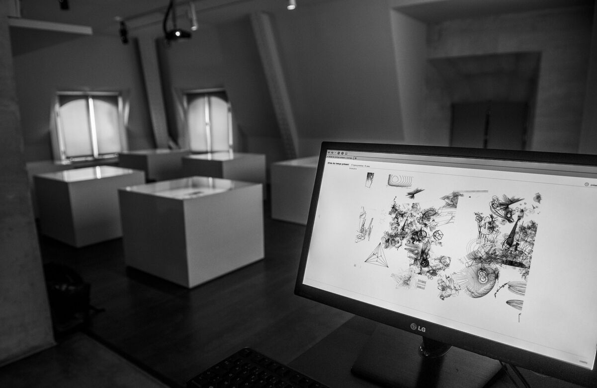 239619-malrieux_atlas-du-temps-present_expo_art_de_co3_copy.jpg