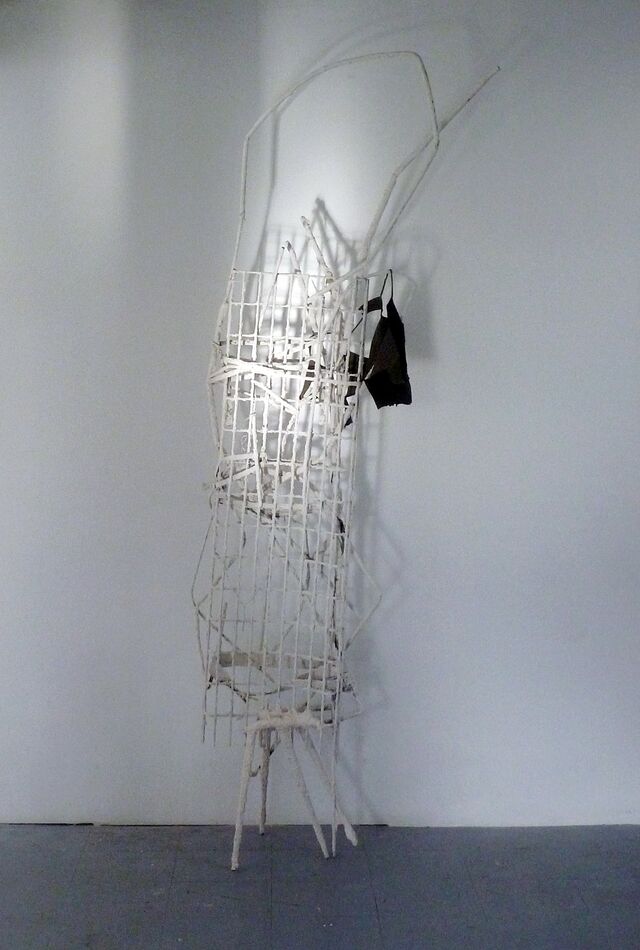 262841-cuquel-pavillon_du_divorce-230_cm_x_90cm_x_50_cm.jpg