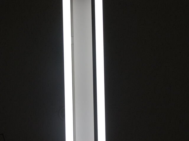 260443-hillairet_neons-136.jpg
