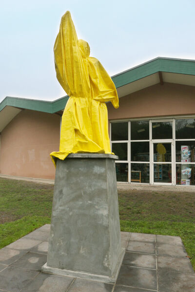 219001-laurent-kropf-le_vieux_pere_la_statue2.jpg