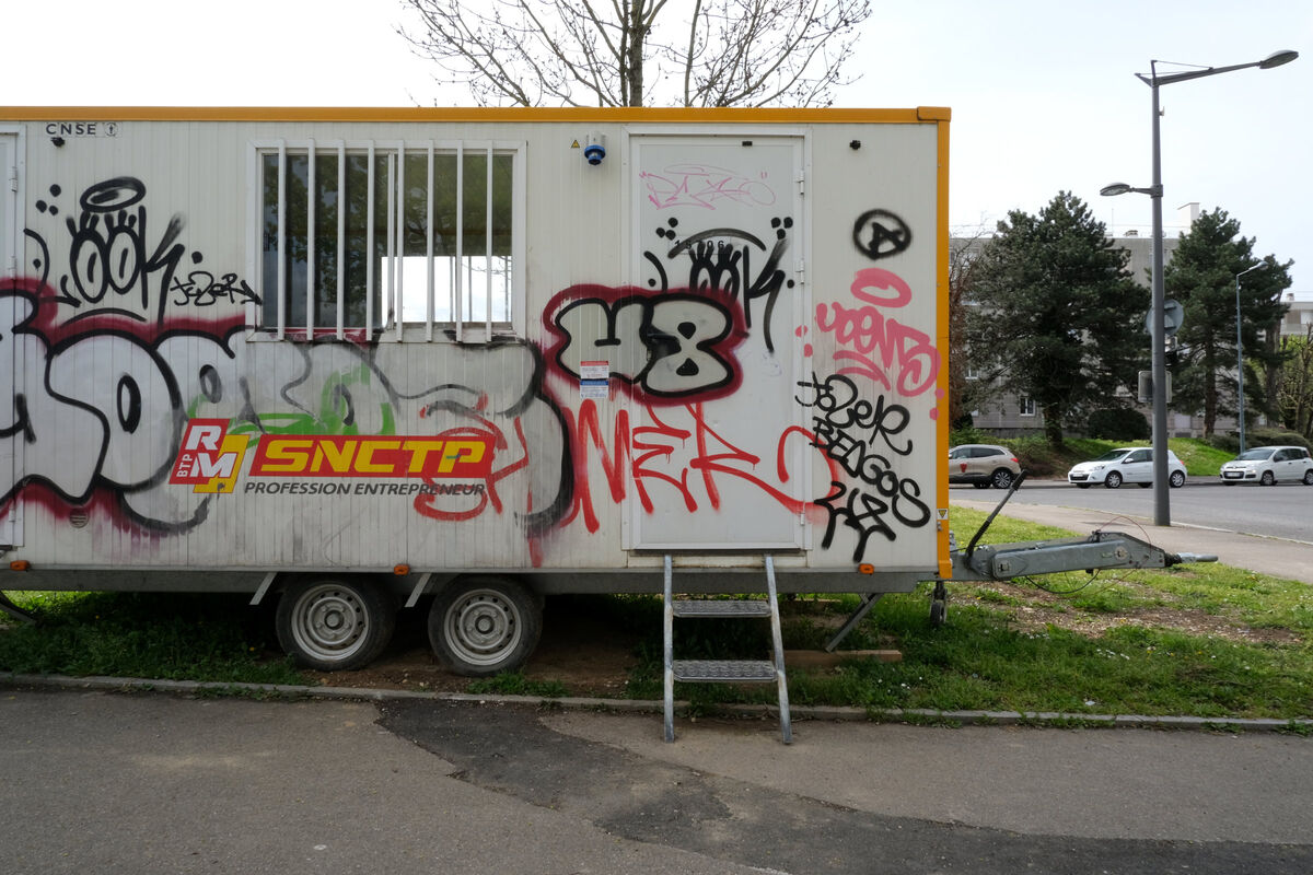 247746-lelong-bancs-publics-dscf1125.jpg