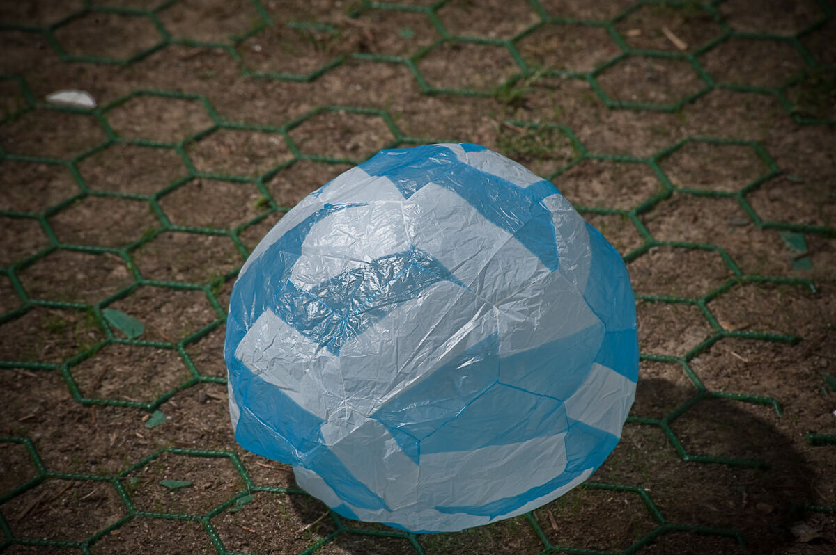 233718-sirgue_mi-temps_zoom_ballon_1.jpg