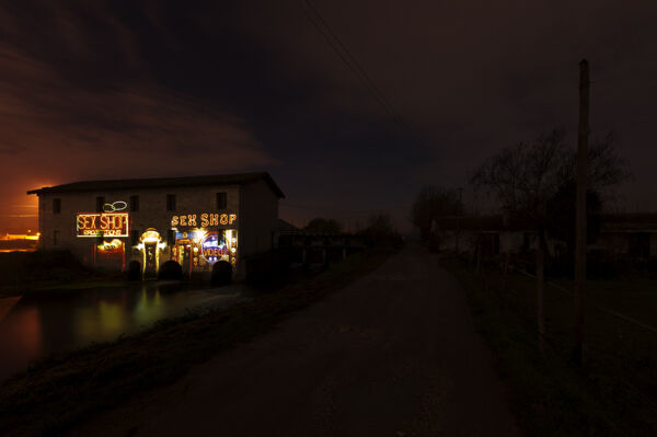 221273-ocrouzel_cu-sexshop-moulin-de-blanquefort-7.jpg