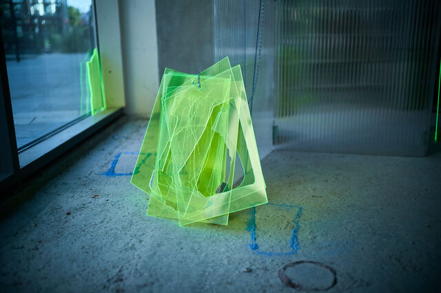 _Us & Bitume, sous vitrine_