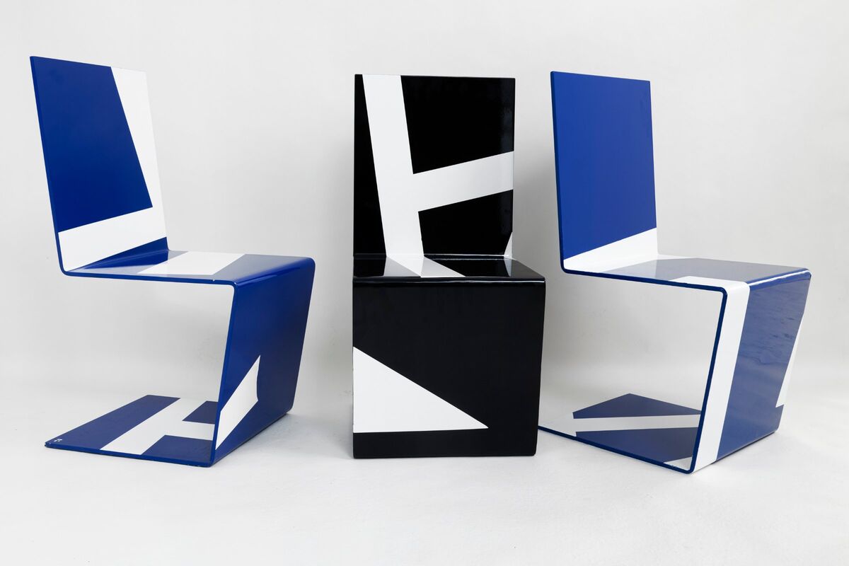261077-clerk-1_1986_painted_aluminium_90x43x48cm.jpg