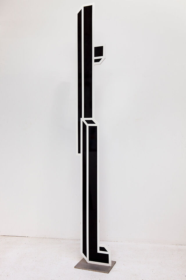 260992-clerk-6-1990_painted_aluminium_300cm.jpg