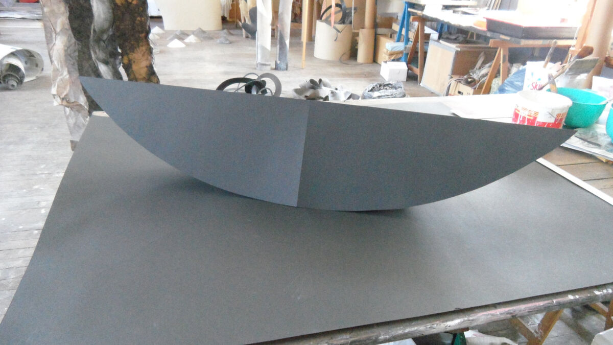 232710-radmila-j-dapic_bateau-noir_socle_atelier-1.jpg