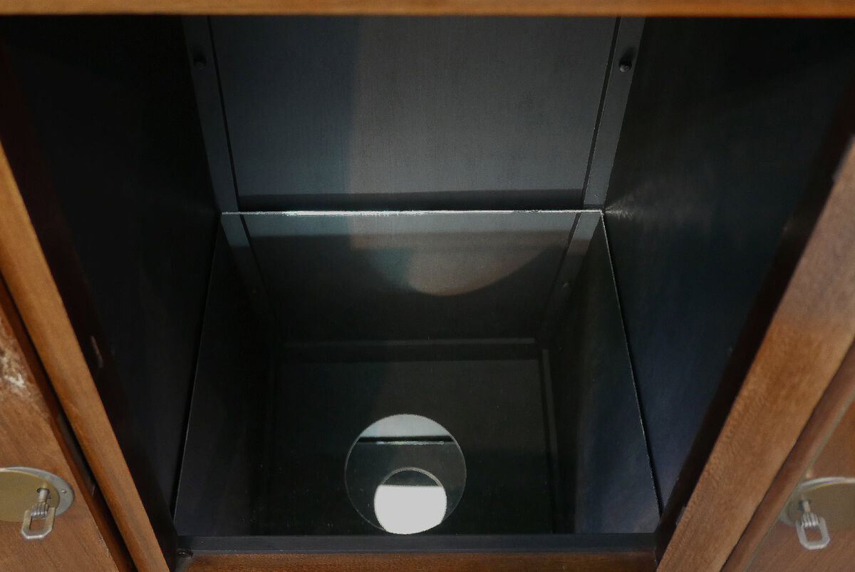 237245-mouron_autoportraits_chambre_noire_a_2_miroirs_et_3_angles__p1130377.jpg
