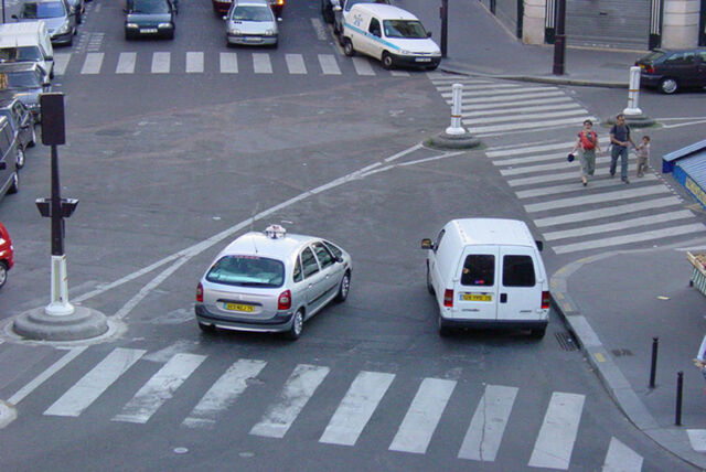 237185-mouron__carrefour1_184348.jpg