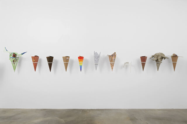 262256-defraine-for-some-bags-under-the-eyes-for_some_bags_under_the_eyes_2021_exhibition_view_3_.jpg